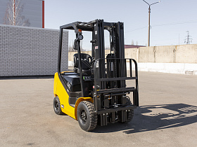 Бензиновый погрузчик UN Forklift FGL15T