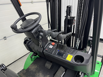 Электрический автопогрузчик HANGCHA CPD18-XEY2HA-SI