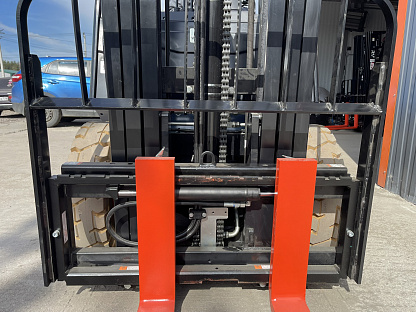 Вилочный электропогрузчик Royal Forklift RY E20L