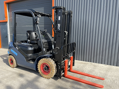 Вилочный электропогрузчик Royal Forklift RY E20L