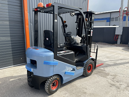 Дизельный погрузчик Royal Forklift C18F