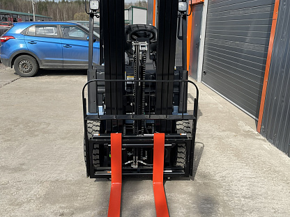 Дизельный погрузчик Royal Forklift C18F
